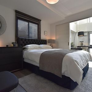 Studio met een King Size Bed